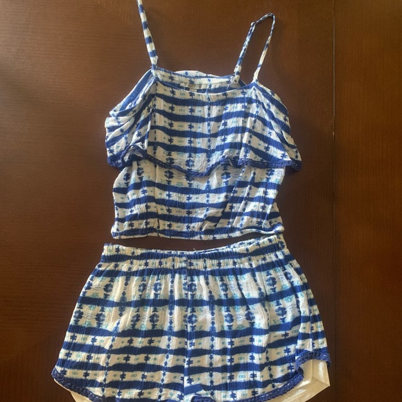 Two Piece Set - Picture 4 of 4